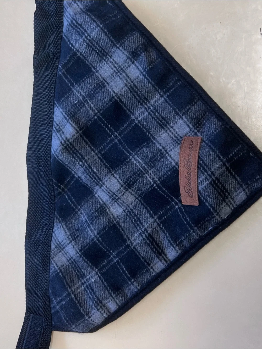 Eddie Bauer Navy Plaid and Sherpa Reversible Dog Bandana Size Large Velcro